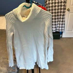 Ivory Turtle Neck, very soft